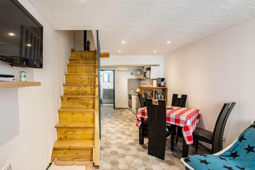 Maison Atypique Dans Circulade Bram ภายนอก รูปภาพ